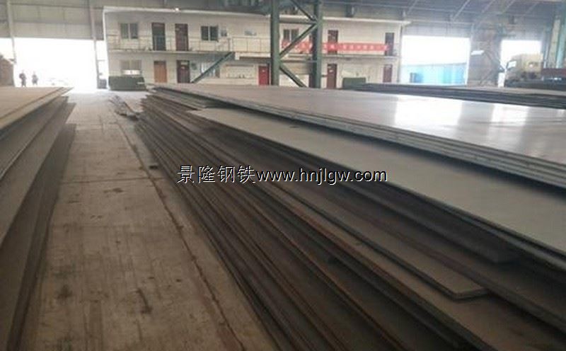 38CrMoAl钢板是一种高级氮化钢板，属于合金结构钢板。38CrMoAl钢板具有较高的耐磨性、抗疲劳性和强度高的特点，还有良好的耐热性和耐腐蚀性。