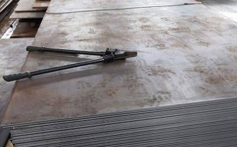 Q345NQR2耐候钢板是耐候钢(即耐大气腐蚀钢中的一种，用于含硫烟气中，空气预热器，省煤器,锅炉的空气预热器，防止酸露点附近等等常用属于低温耐候钢,抵抗低温腐蚀的能力比较强。